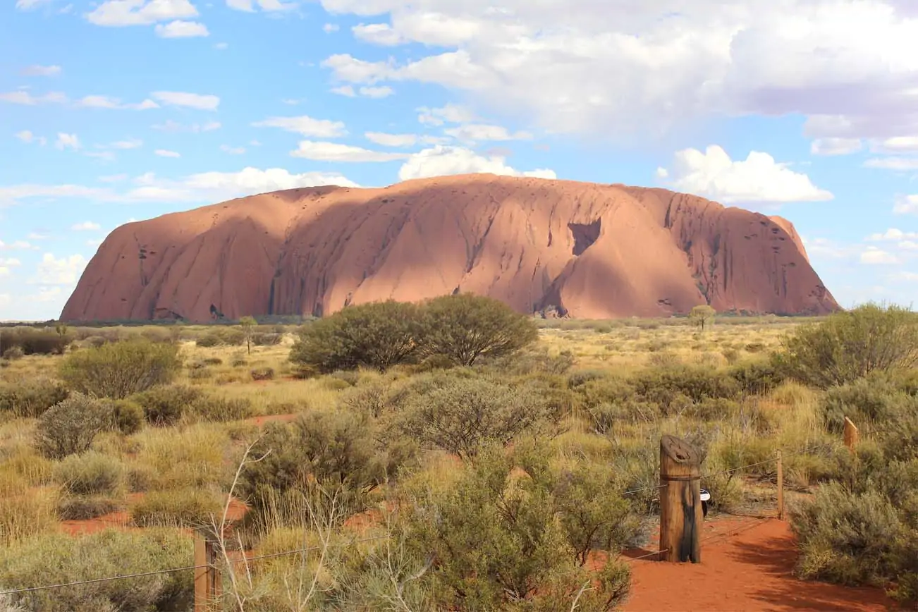 Uluru - obrovská skála uprostřed ničeho